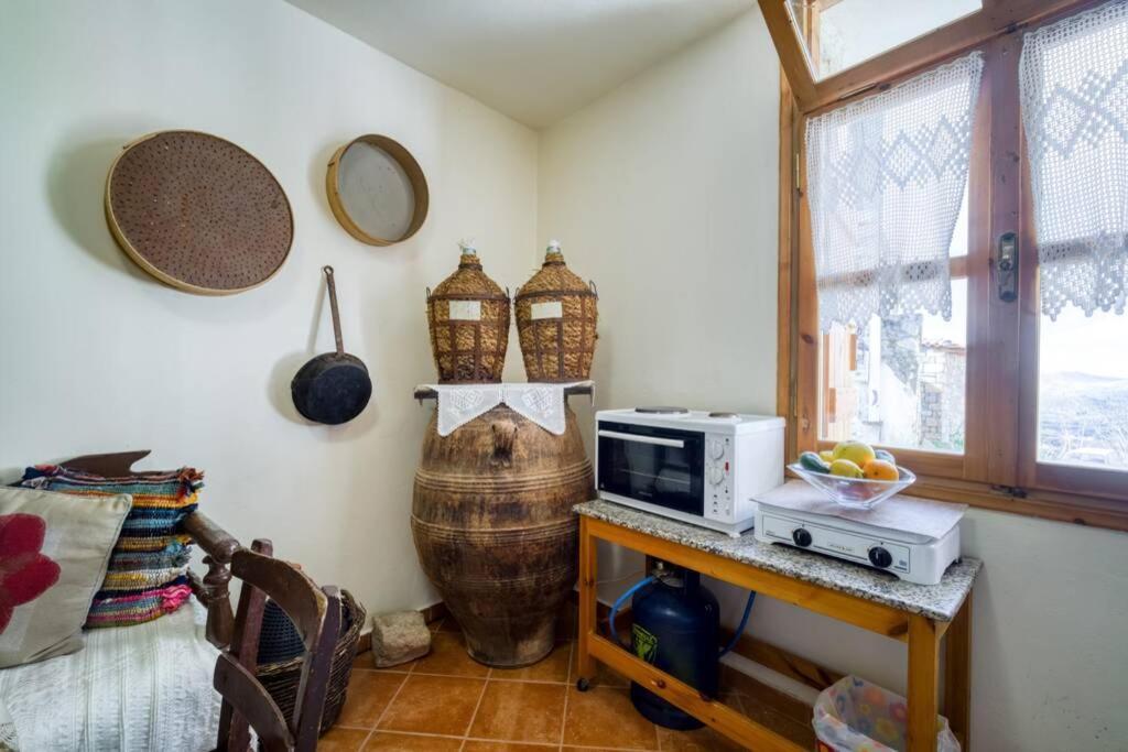 Traditional Cretan Stone House In The Center Of Crete Apartman Litos Kültér fotó